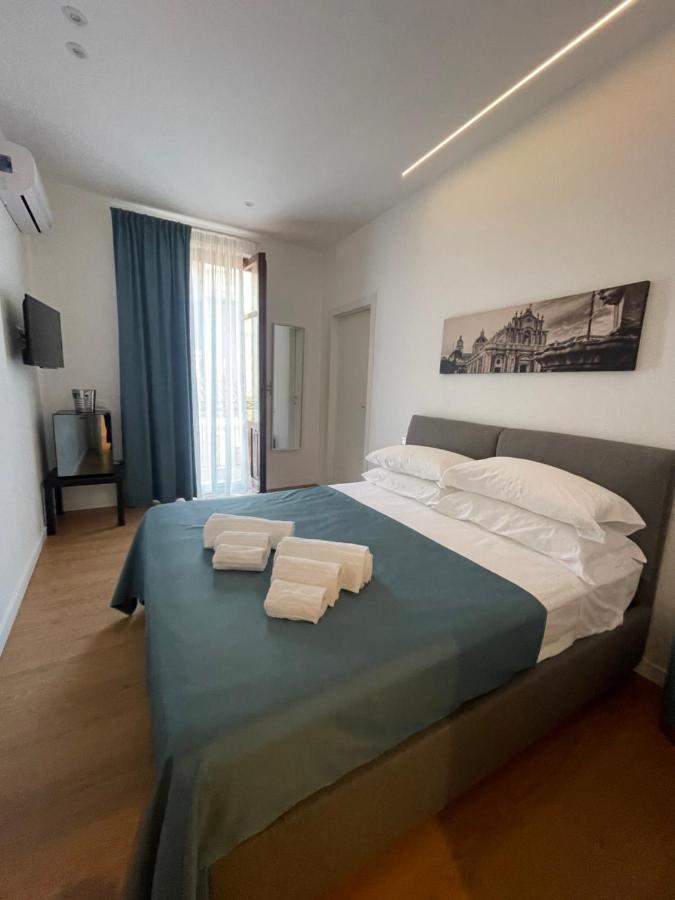 Civicocento Charming Rooms Catania Bagian luar foto
